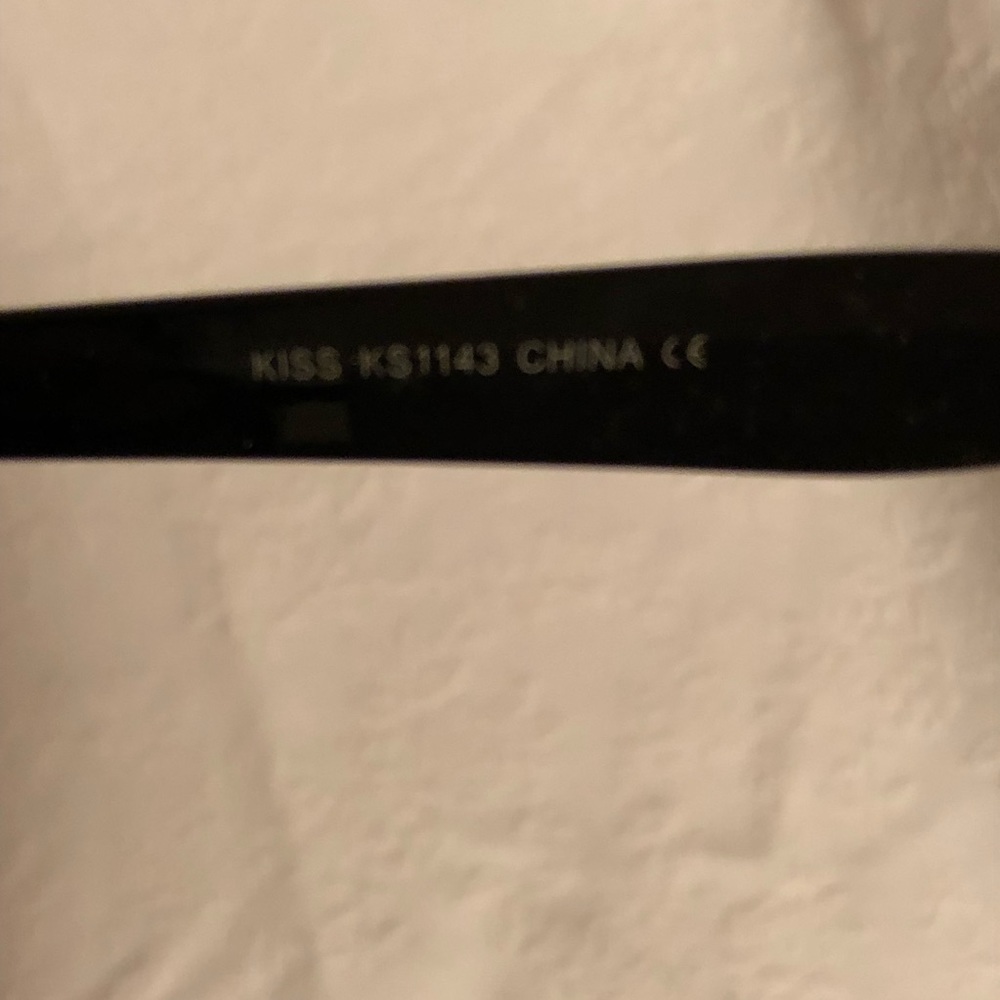 Show stopper Kiss Sunglasses - Picture 7 of 8